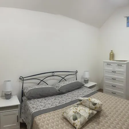 La Casetta Del Vicoletto Apartamento Formia
